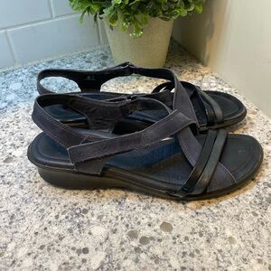 Ecco Felicia blue strappy sandals size 40 or 9-9.5 low wedge